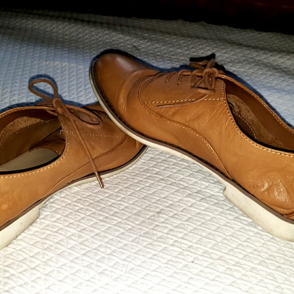 Women's leather Oxfords